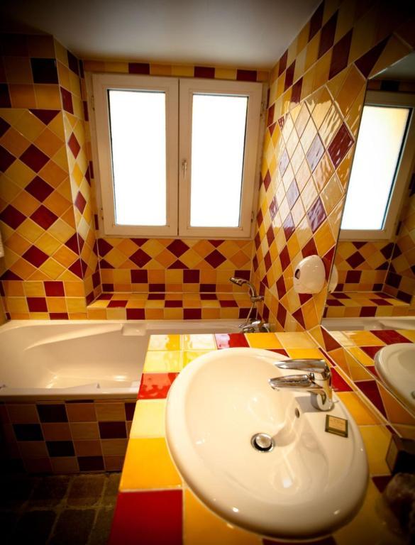 Hotel De La Tulipe Paris